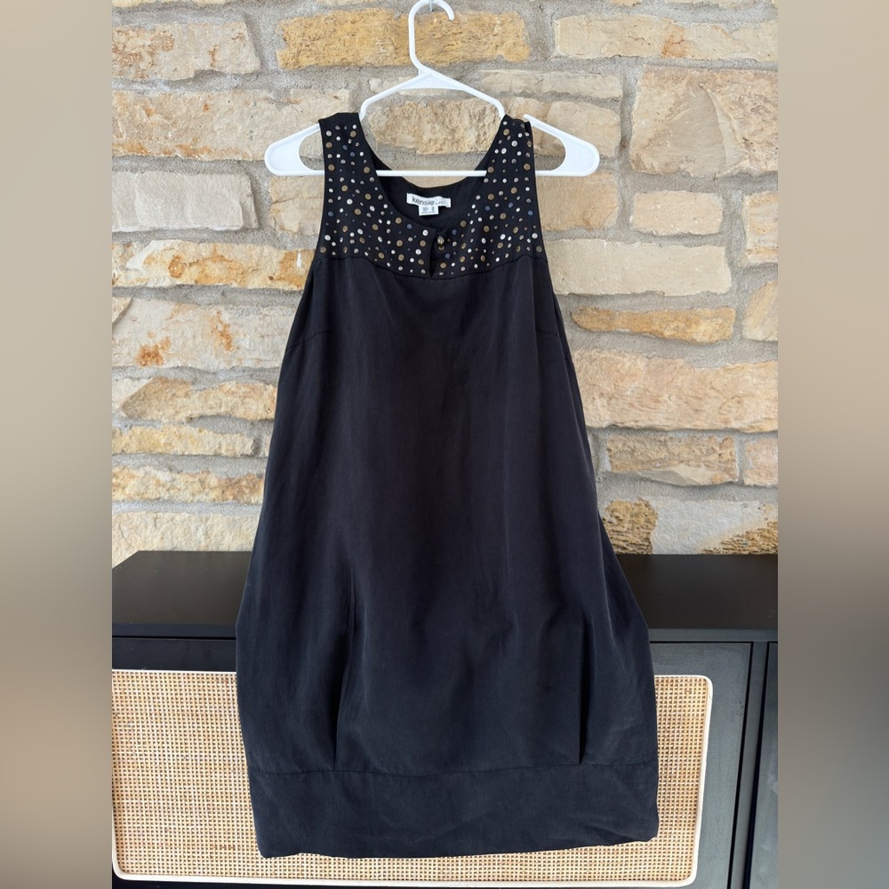 Women’s sleeveless balloon mini dress. Size M. With cool embellishments.
